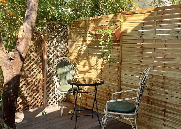 Jay's Nest * ラルナカ